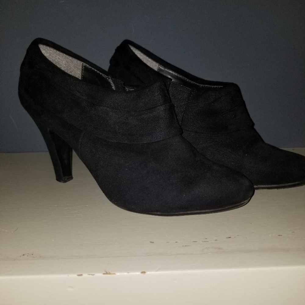Karen Scott heels